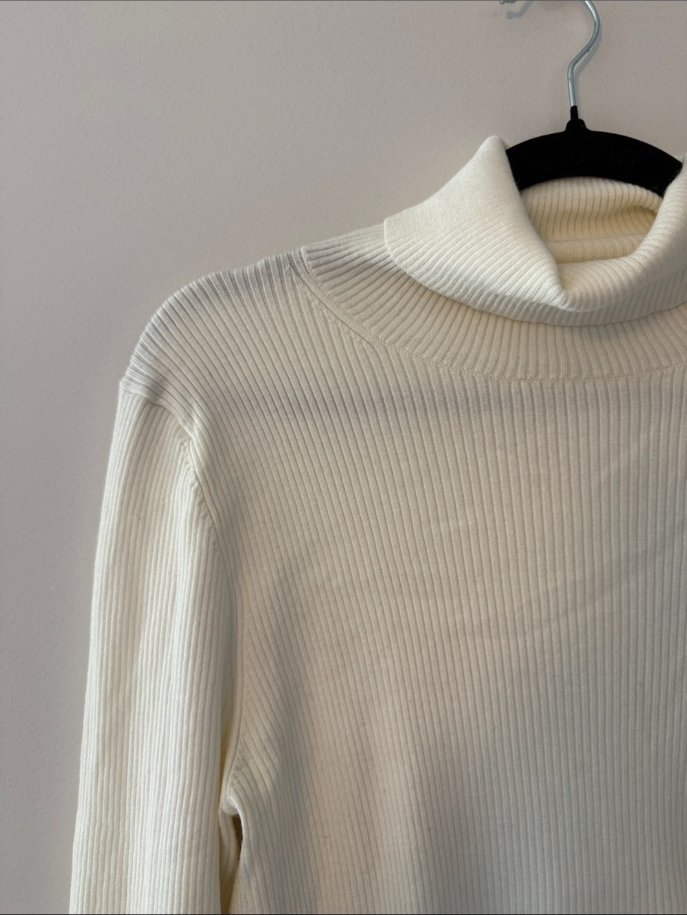 Babaton Off-White Ribbed Turtleneck Sweater - Picture 3 of 4